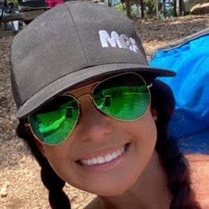 Meet your Posher, Casey